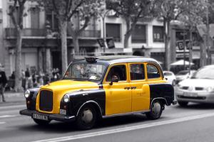 Rent apartments in Barcelona | Typical Barcelona taxi